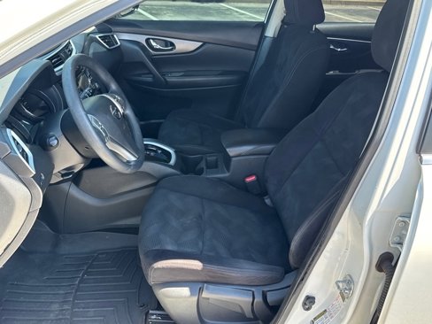 Used 2016 Nissan Rogue S w/ Appearance Package image 11