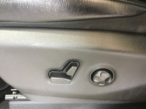 Used 2022 Chrysler Pacifica Touring-L image 35