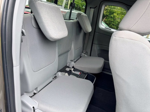 Used 2013 Toyota Tacoma 4x4 Access Cab V6 image 32