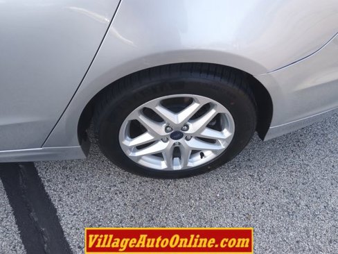 Used 2016 Ford Fusion SE w/ Equipment Group 202A image 10