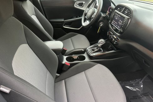 Used 2024 Kia Soul LX w/ Option Group 015 image 17