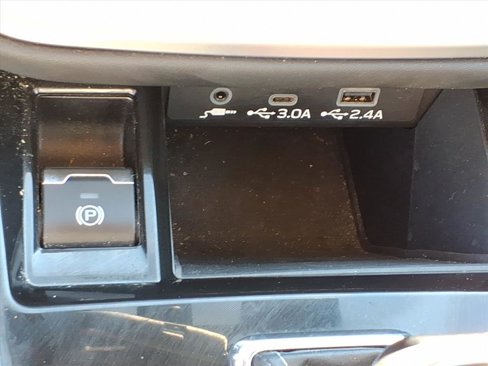 Used 2023 Subaru Outback Premium image 22