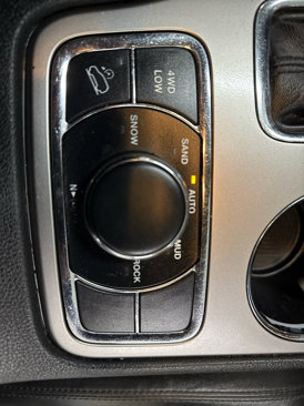 Used 2018 Jeep Grand Cherokee Limited image 21