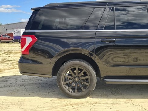 Used 2019 Ford Expedition Max XLT image 9