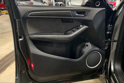 Used 2016 Audi SQ5 Premium Plus w/ Technology Package image 23