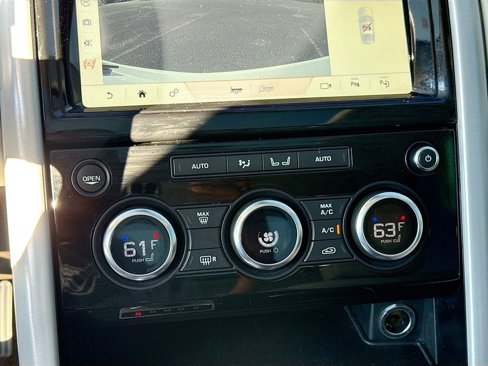 Used 2019 Land Rover Discovery HSE Luxury image 16
