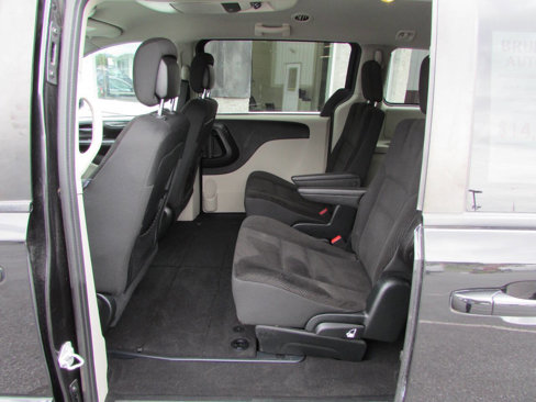 Used 2017 Dodge Grand Caravan SE w/ Power Window Group image 6