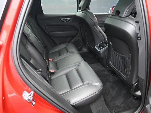Certified 2021 Volvo XC60 T5 Inscription w/ Protection Package image 33