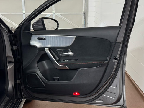 Used 2022 Mercedes-Benz A 220 4MATIC image 39