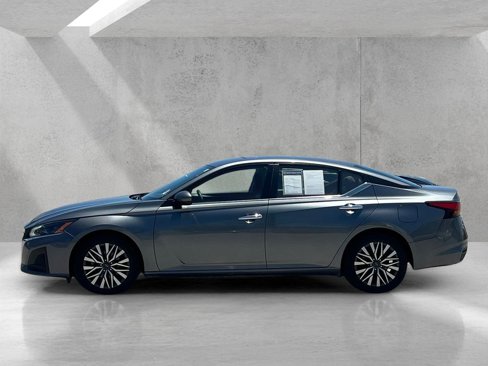 Used 2023 Nissan Altima 2.5 SV image 8