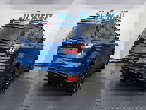 Used 2017 Ford Escape SE w/ Equipment Group 201A image 5