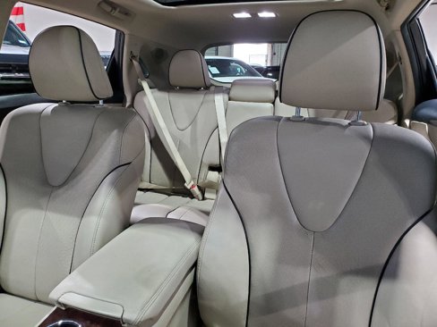 Used 2015 Toyota Venza XLE image 36