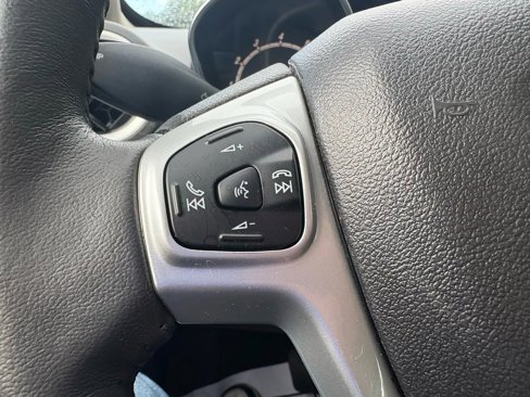 Used 2016 Ford Fiesta SE image 8