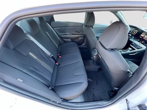 New 2025 Hyundai Elantra SEL image 24
