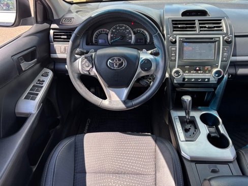 Used 2014 Toyota Camry L image 7