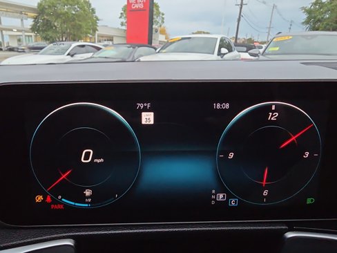 Used 2021 Mercedes-Benz GLB 250 4MATIC w/ Premium Package image 62
