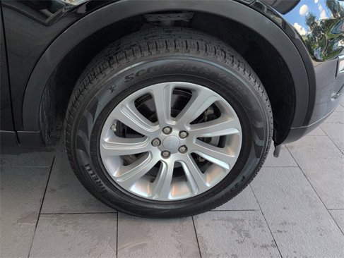 Used 2018 Land Rover Discovery Sport SE image 16