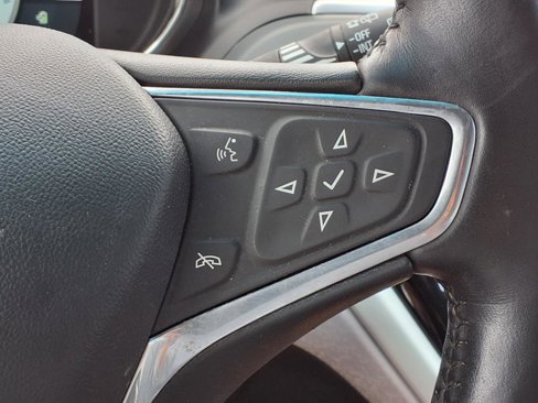 Used 2020 Chevrolet Bolt Premier w/ Infotainment Package image 17