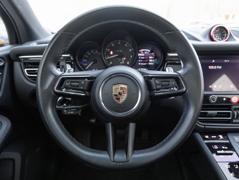 Certified 2022 Porsche Macan image 13