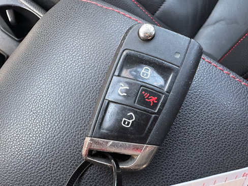 Used 2016 Volkswagen GTI SE image 31