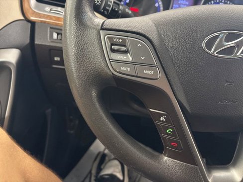 Used 2015 Hyundai Santa Fe GLS image 29