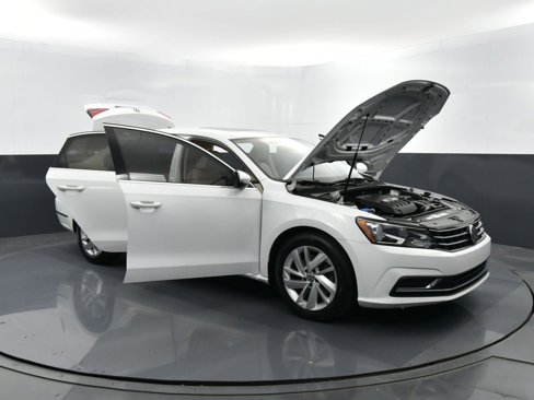 Used 2018 Volkswagen Passat 2.0T SE image 39