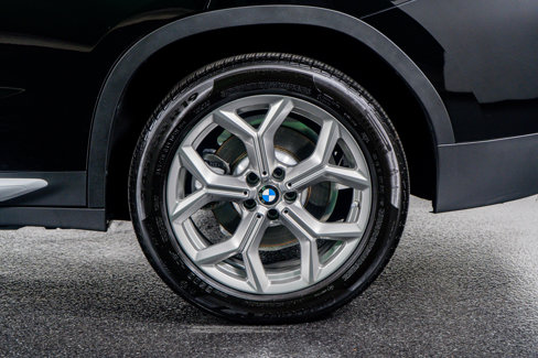 Used 2025 BMW X4 xDrive30i image 17