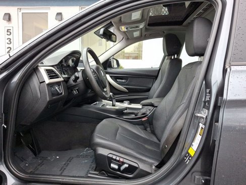 Used 2018 BMW 320i xDrive Sedan w/ Convenience Package image 13