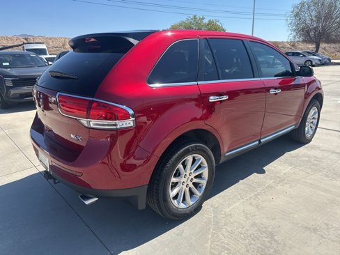 Used 2013 Lincoln MKX image 2