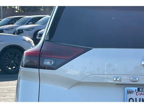 Used 2021 Nissan Rogue SV image 44