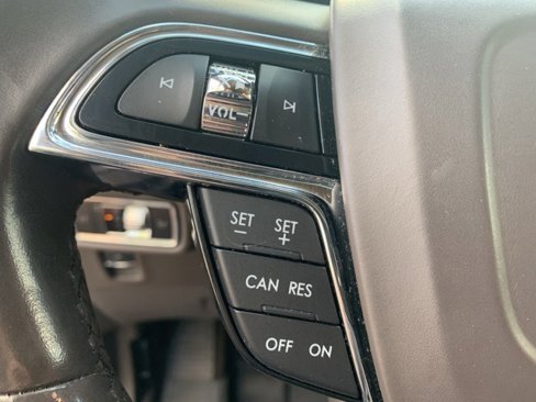 Used 2021 Lincoln Nautilus Reserve w/ Cargo Utility Package image 18