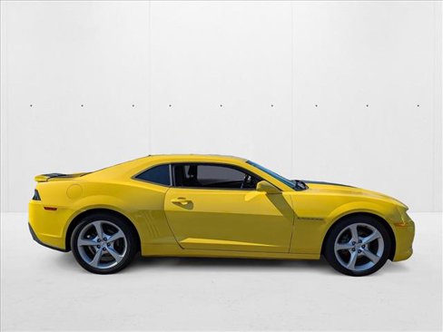 Used 2015 Chevrolet Camaro LT w/ RS Package image 4