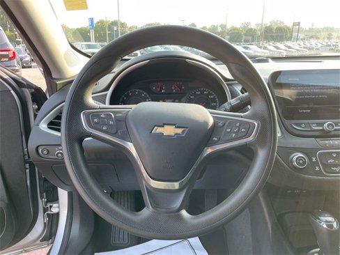 Used 2020 Chevrolet Malibu LS image 15