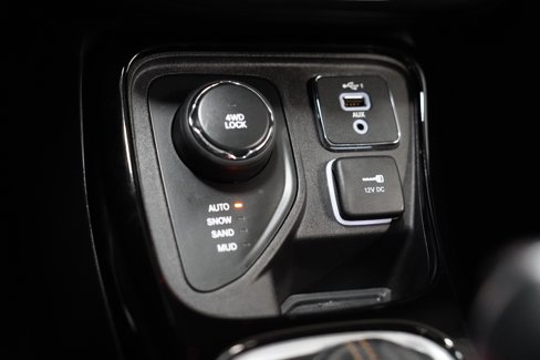 Used 2020 Jeep Compass Limited image 28