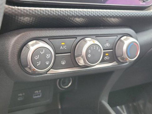 Used 2023 Nissan Kicks SV image 29