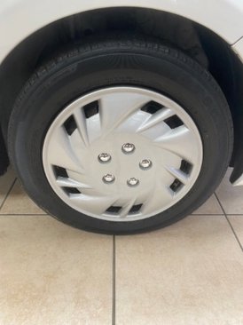 Used 2015 Toyota Yaris L image 26