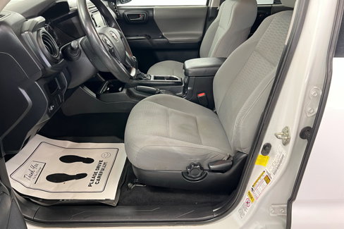 Used 2016 Toyota Tacoma SR image 18