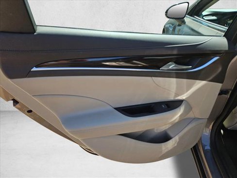 Used 2017 Buick LaCrosse Preferred image 12