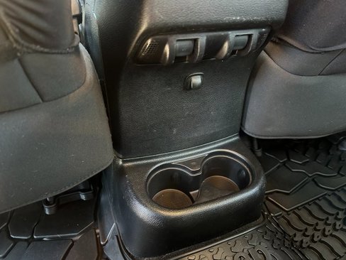 Used 2016 Jeep Wrangler Unlimited Sport image 18