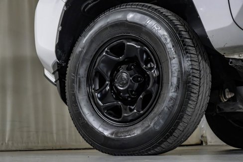 Used 2018 Toyota Tacoma SR image 46