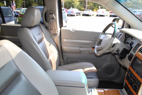 Used 2008 Chrysler Aspen Limited image 11