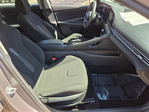 Used 2024 Hyundai Elantra SEL image 20