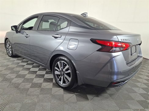 Used 2020 Nissan Versa SV image 8