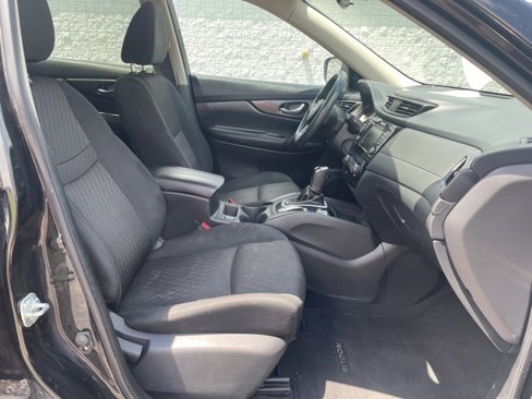 Used 2018 Nissan Rogue SV image 15
