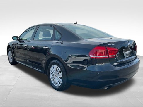 Used 2015 Volkswagen Passat 1.8T S image 3