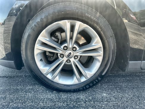 Used 2017 Ford Taurus SE image 24