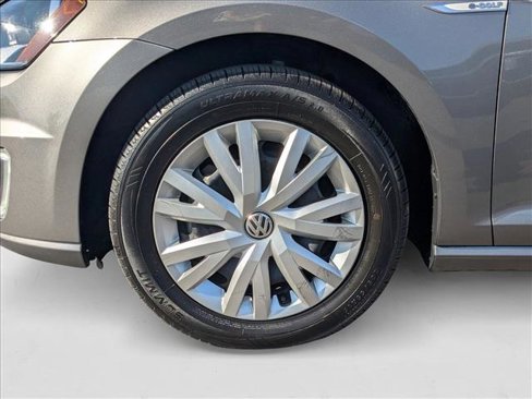 Used 2015 Volkswagen e-Golf SEL Premium image 25