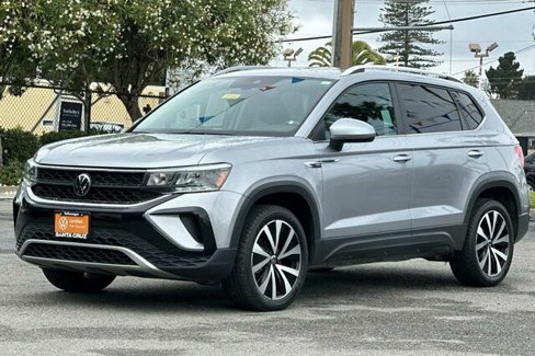 Certified 2023 Volkswagen Taos SE w/ Panoramic Sunroof Package image 8