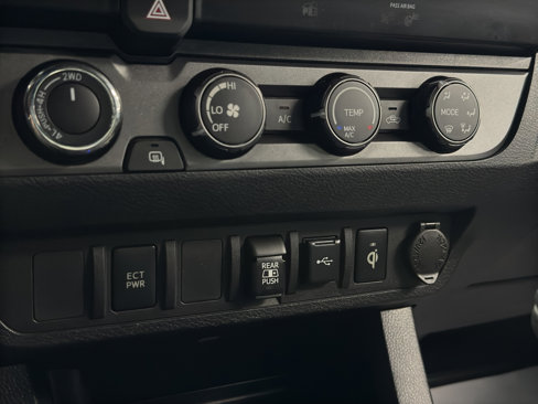 Used 2020 Toyota Tacoma TRD Off-Road image 26