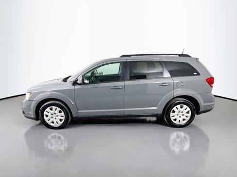 Used 2019 Dodge Journey SE image 4